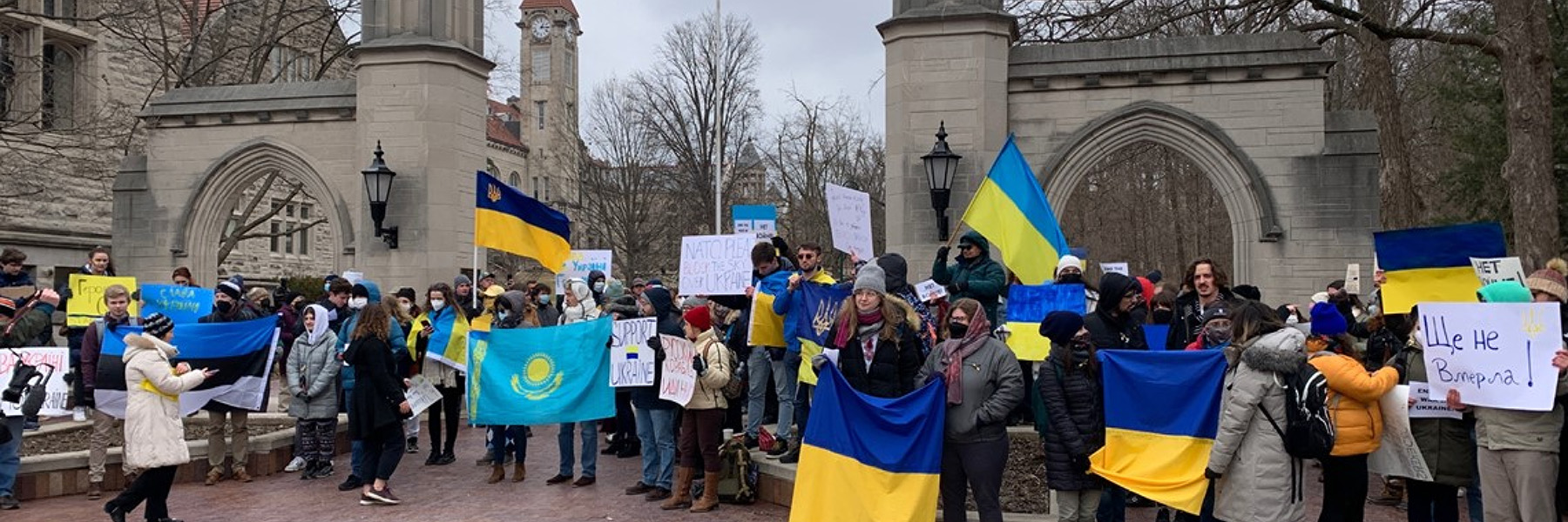 Ukraine support gathering at IU Bloomington gates